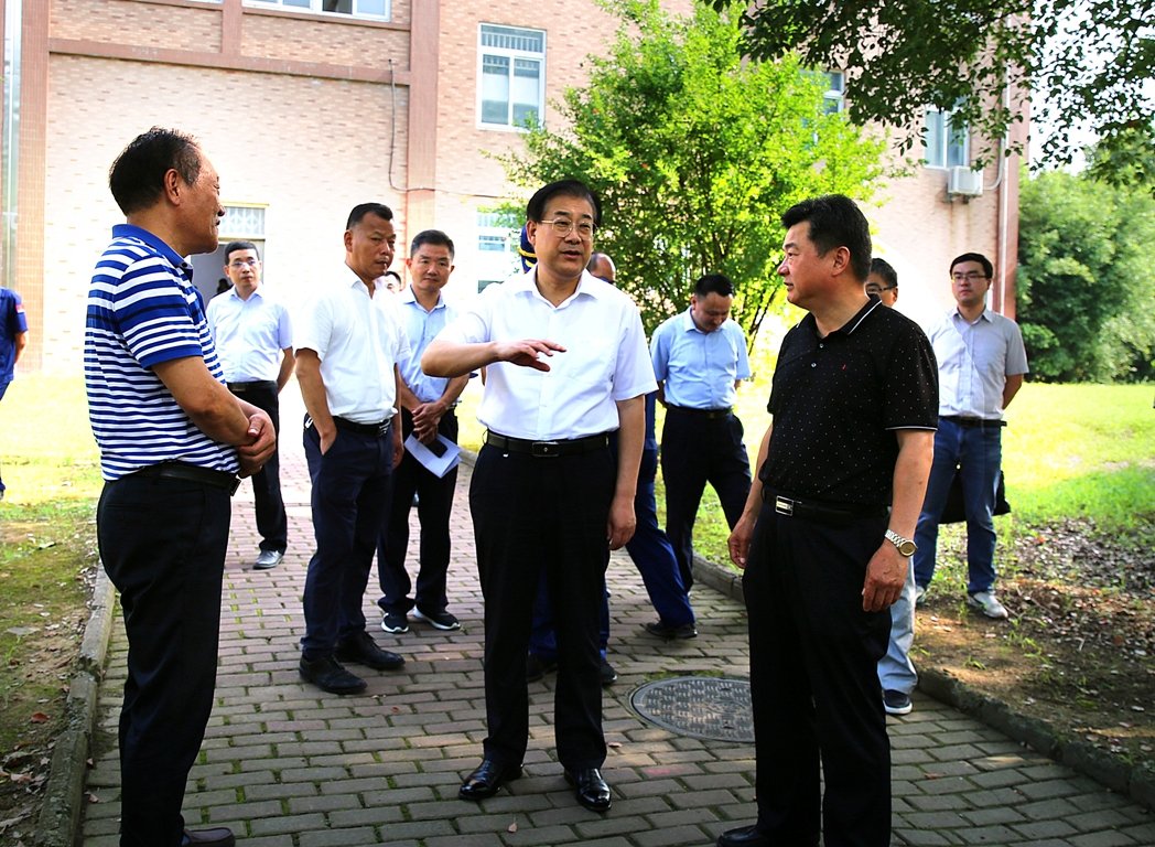 图文信息中心等部门负责同志参加