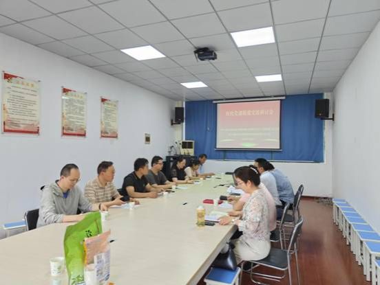 促进党建与业务工作深度融合
